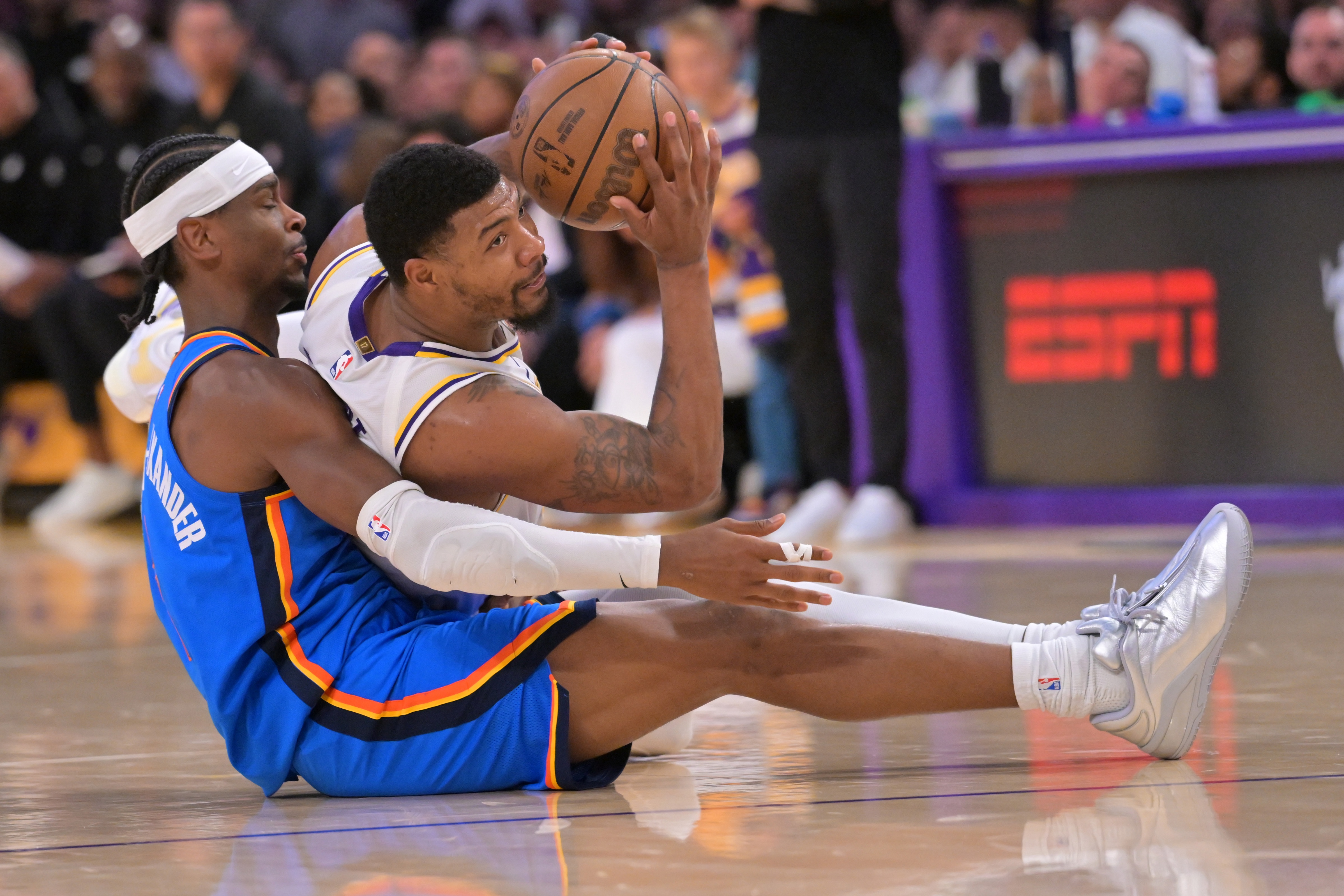 世界杯官方客户端下载中心-NBA历史前2轮皆横扫球队:雷霆成第8支 勇士&骑士曾夺冠